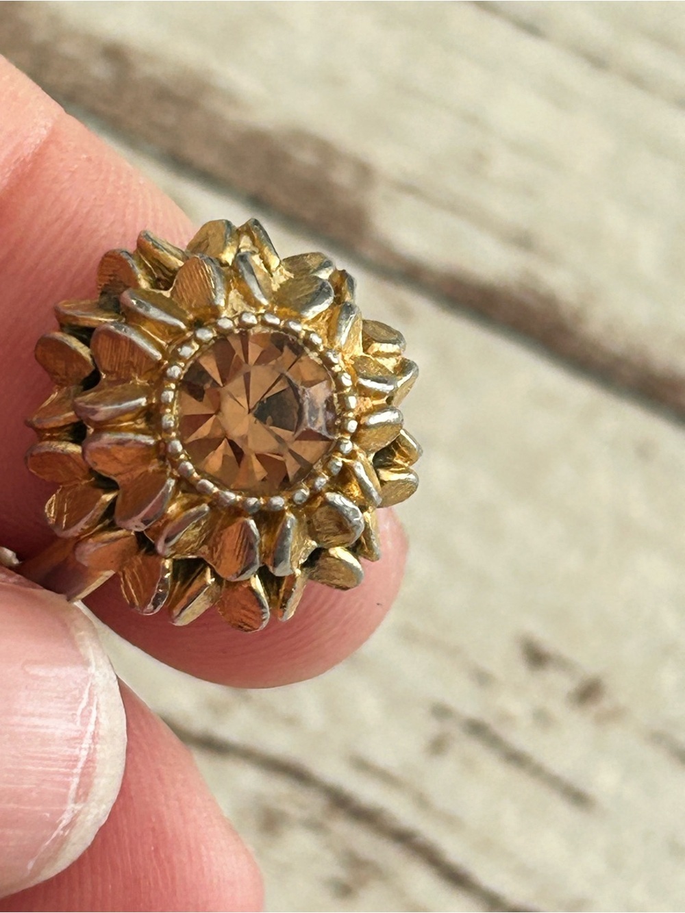 4/$100 Avon woman gold band ring size 4 3/4